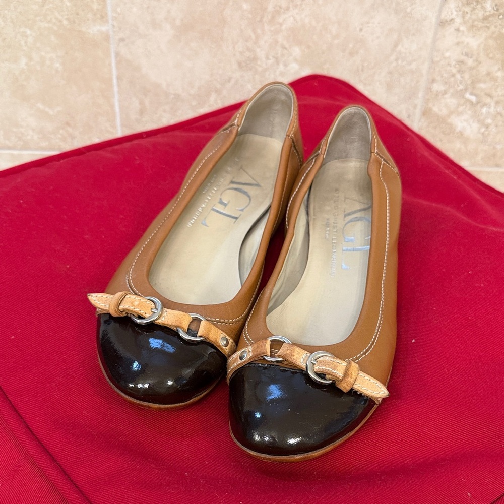AGL Tan and Black Loafers with Bow Accent